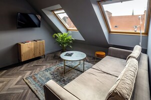 笔记本电脑工作区、遮光窗帘、隔音、熨斗/熨衣板