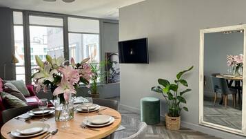 Deluxe Suite | Laptop workspace, blackout curtains, soundproofing, iron/ironing board