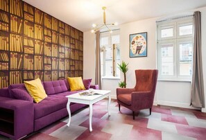 Suite Comfort | Sala d'estar | Televisor de plasma de 12 polzades amb canals per cable 