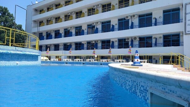 Seasonal outdoor pool, pool umbrellas, sun loungers - Carnival (Varna)