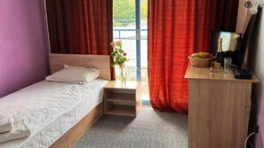 Chambre Triple | Wi-Fi gratuit, draps fournis