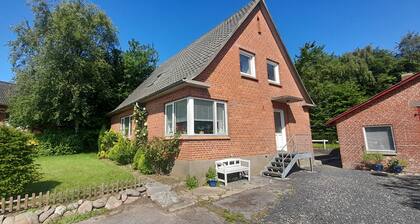 Nice holiday house in Bjergby near Salgjerhøj and Hanklit.