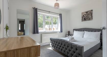 Ironbridge Retreat - Garden Stay Near Blists Hill | Pass the Keys
