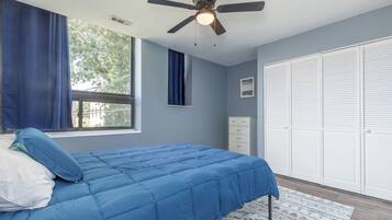 Iron/ironing board, WiFi, bed sheets