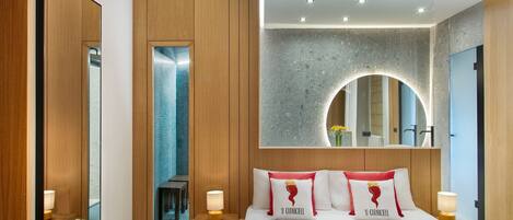 Luxury Double Room, Balcony, Courtyard View | Desk, laptop workspace, free WiFi