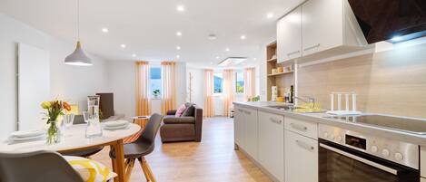 Fridge, microwave, oven, stovetop