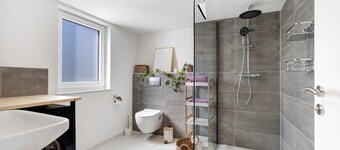 Apartment 'Apfelwiese' with Private Terrace, Garden, and Wi-Fi