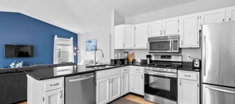 The Suburban Nest - For 6!