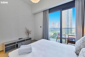 Appartement Premium, 2 chambres, baignoire, vue ville | Coffres-forts dans les chambres, rideaux occultants