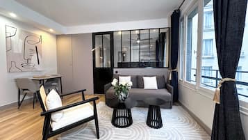 Appartement Premium, vue cour intérieure | Vue de la chambre