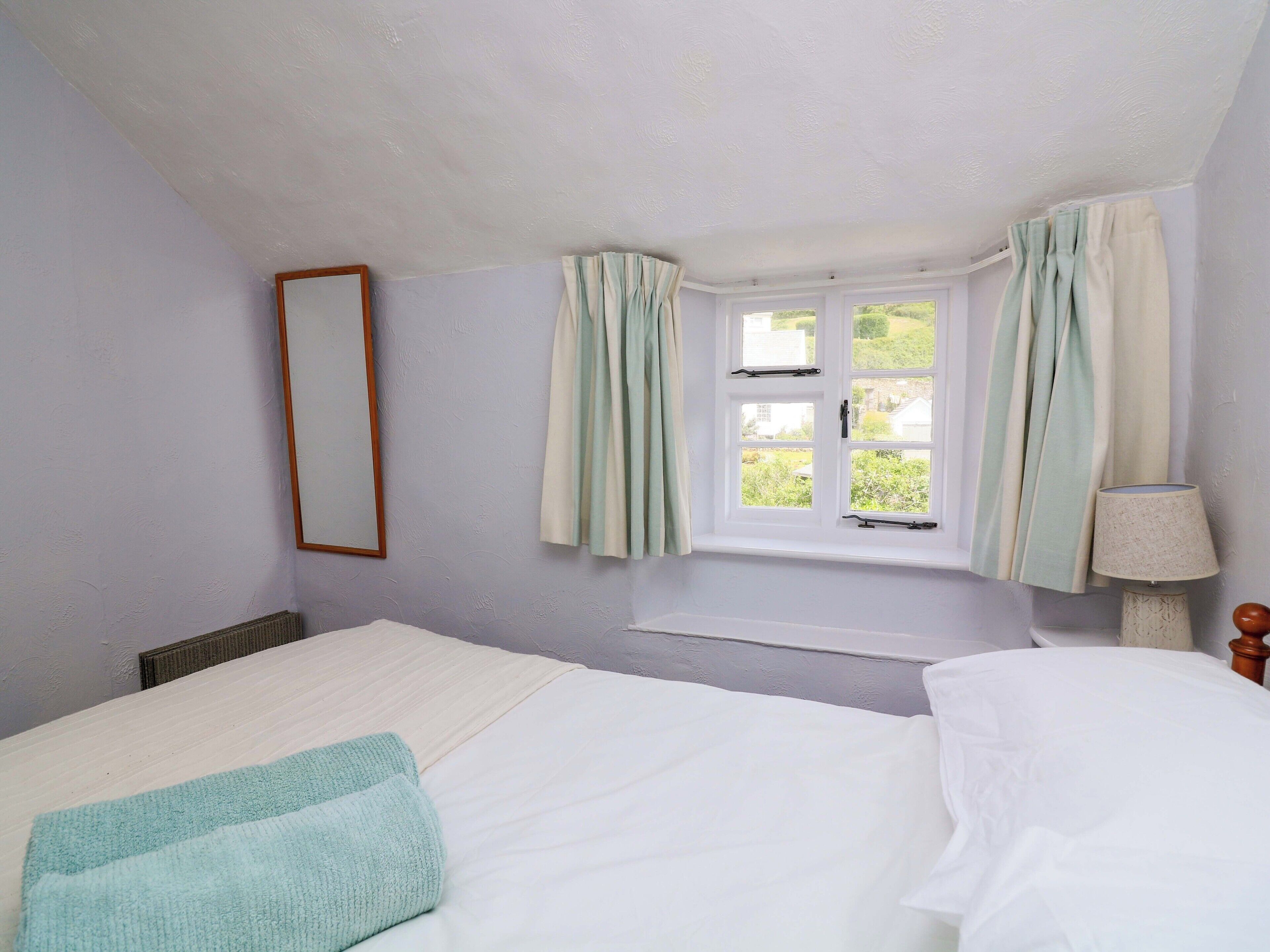 2 bedrooms, individually decorated, individually furnished