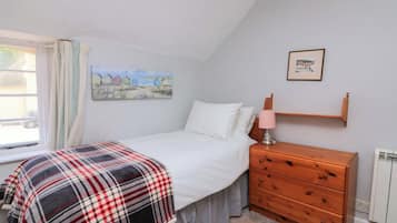 2 bedrooms, individually decorated, individually furnished