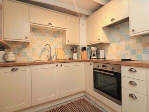 Cookware/dishes/utensils