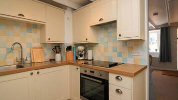 Utensilis de cuina, vaixella i coberteria