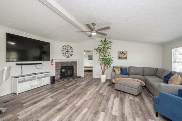 House, Multiple Beds, Patio, Garden View (Stillwater Hollow) | Living area | 65-inch flat-screen TV with digital channels