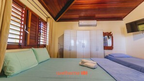 3 chambres, fer et planche à repasser, Wi-Fi, draps fournis