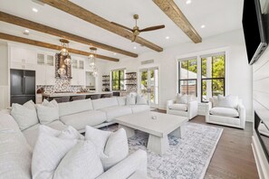 Televisión, oficina