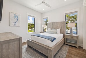 5 bedrooms, iron/ironing board, WiFi, bed sheets