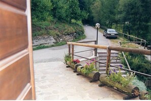 House, 3 Bedrooms, Accessible, Garden View | Property grounds