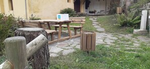 Hus, 3 soverom, tilgjengelighetstilpasset, peis | Utendørsservering