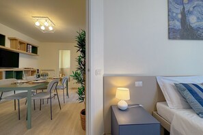 3 bedrooms, desk, free WiFi, bed sheets