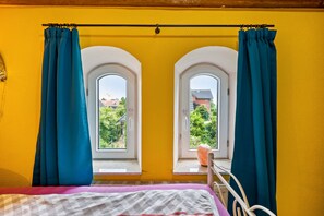 1 bedroom, WiFi, bed sheets