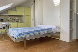 1 chambre, fer et planche à repasser, Wi-Fi gratuit, draps fournis