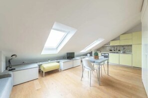 Interior - Attic Room Romana (Milano)