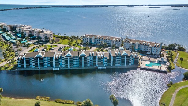 Exterior - Charming 2-bedroom condo in delightful Stuart with WiFi, AC (Stuart)