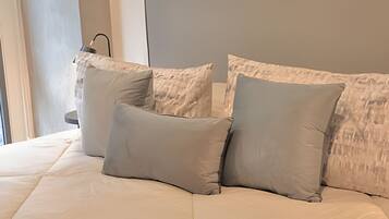 2 bedrooms, iron/ironing board, bed sheets