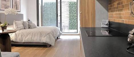 1 bedroom, desk, iron/ironing board, WiFi