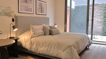 1 bedroom, bed sheets