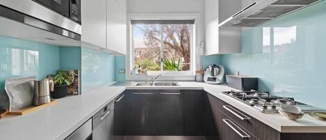 Fridge, microwave, oven, stovetop