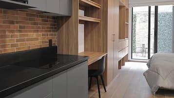 2 bedrooms, desk, iron/ironing board, WiFi