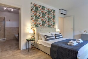 Apartamento luxo, sacada | Cortinas blackout, ferros/tábuas de passar roupa, Wi-Fi de cortesia