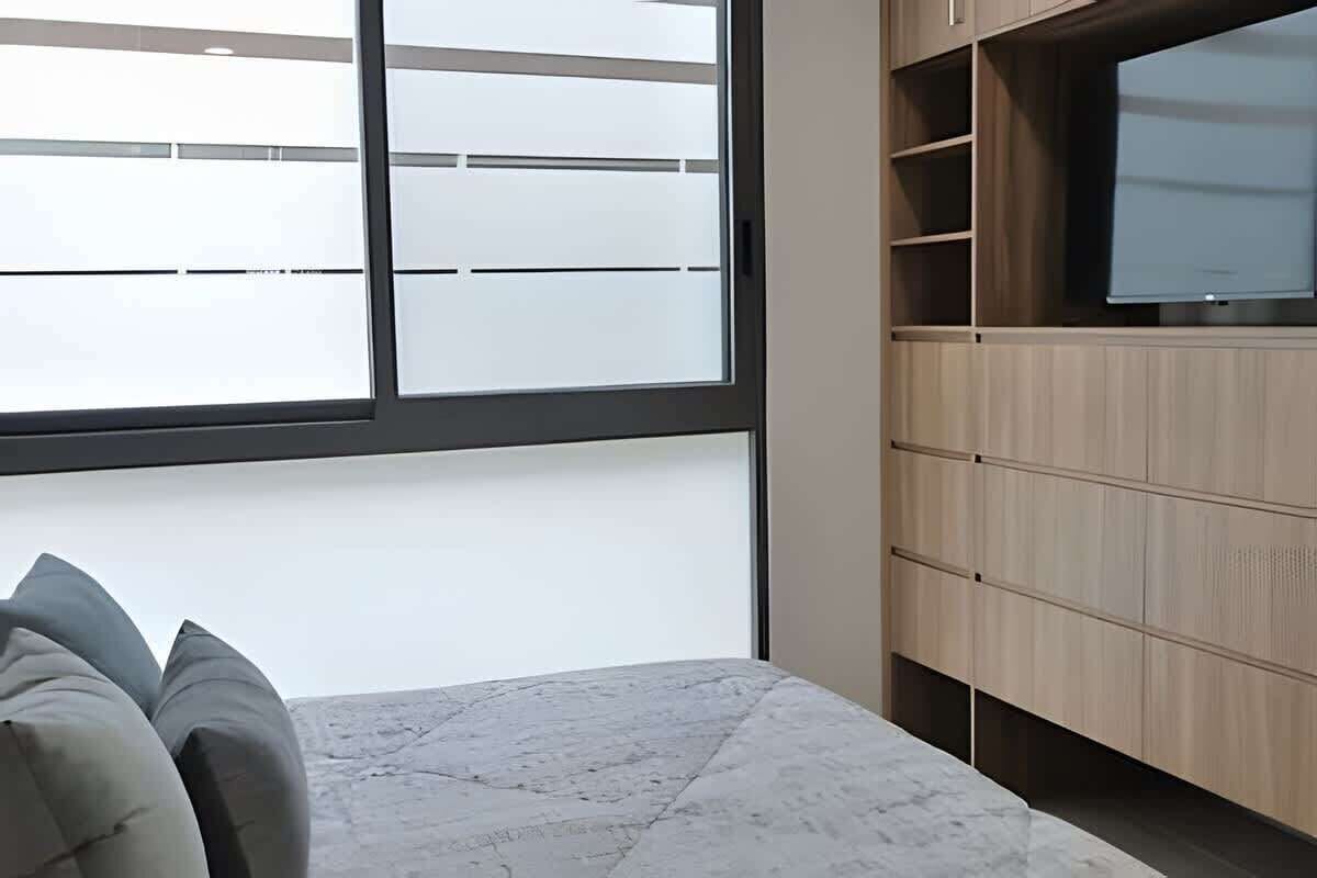 2 bedrooms, iron/ironing board, bed sheets