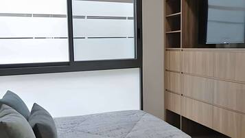 2 chambres, fer et planche à repasser, Wi-Fi, draps fournis