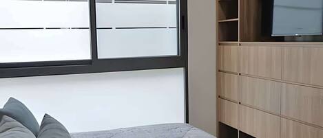 2 bedrooms, iron/ironing board, bed sheets