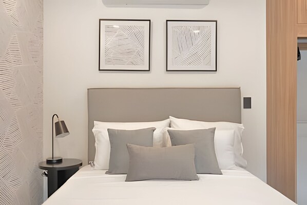 2 bedrooms, iron/ironing board, bed sheets