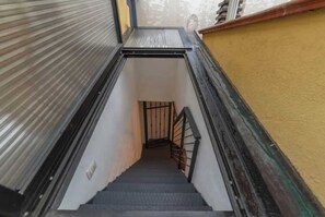 Interior - Throat House (Milano)
