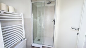 Shower, towels - Rooftop Blu Infinito by Ca-Sa Check (Chioggia)