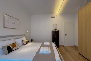 2 bedrooms, WiFi, bed sheets