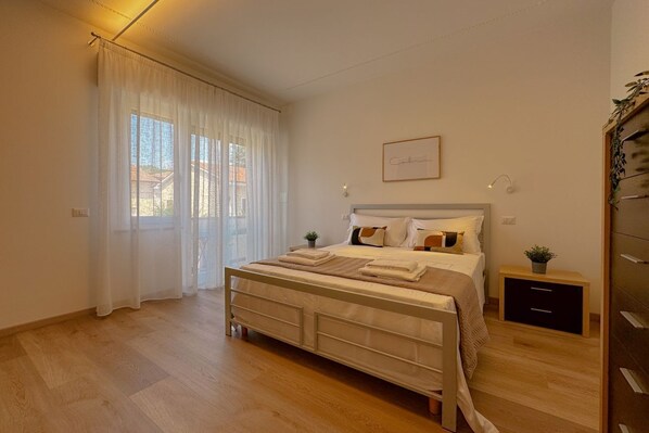 2 bedrooms, WiFi, bed sheets