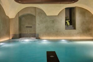 Piscina coberta i piscina climatitzada