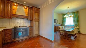 Four, plaque de cuisson