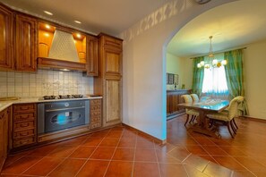 Horno y placa de cocina