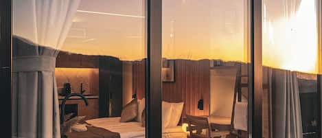Habitación doble de lujo, vista a la montaña | Espacio para trabajar con laptop y wifi gratis