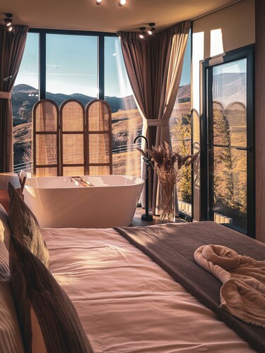 Moon Valley Comarnic