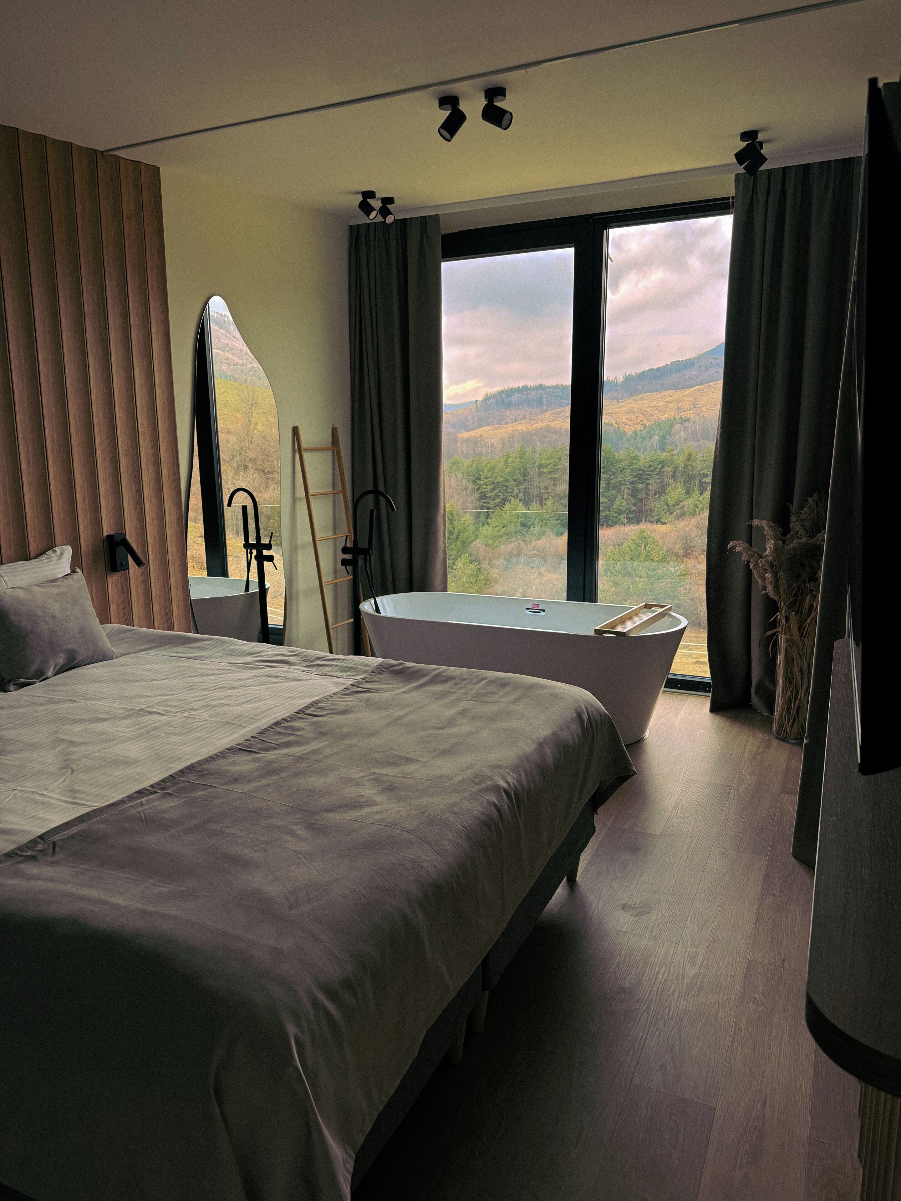 Ostuni | Egyptian cotton sheets, premium bedding, memory-foam beds