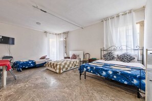 1 bedroom, WiFi, bed sheets